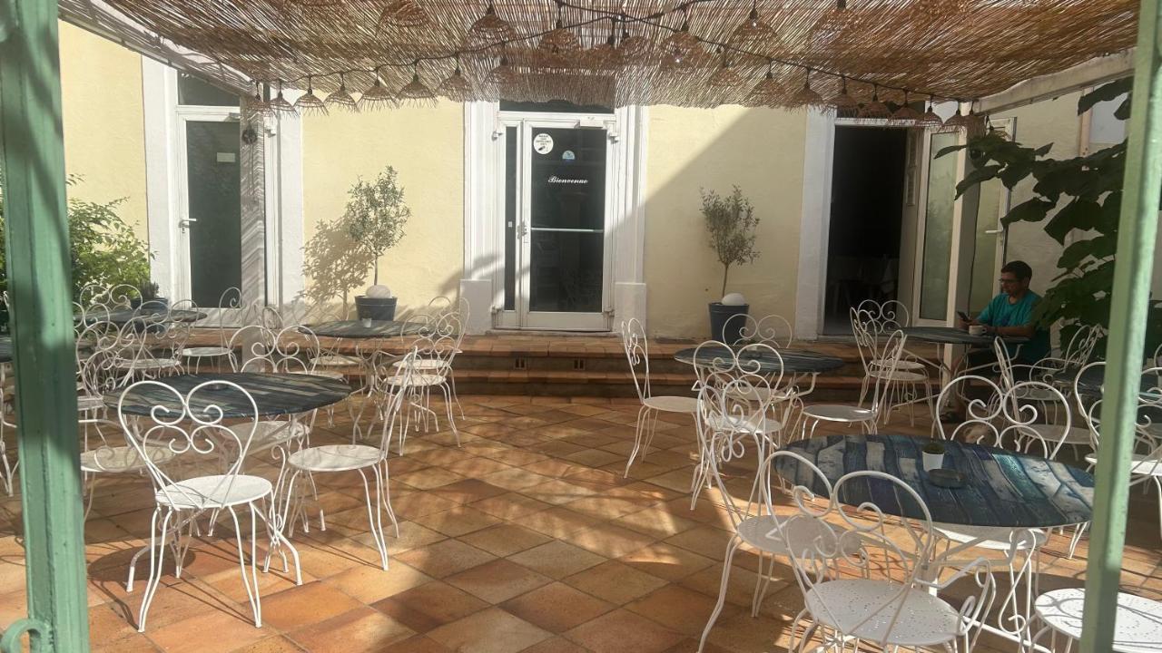 Отель Le Patio De Fabio Боллен Экстерьер фото